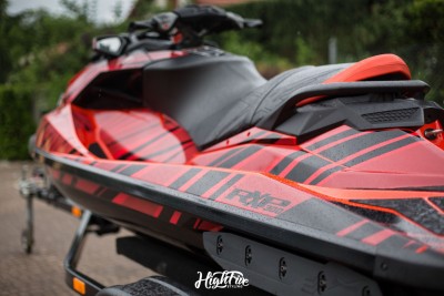 Oklejanie skutera wodnego